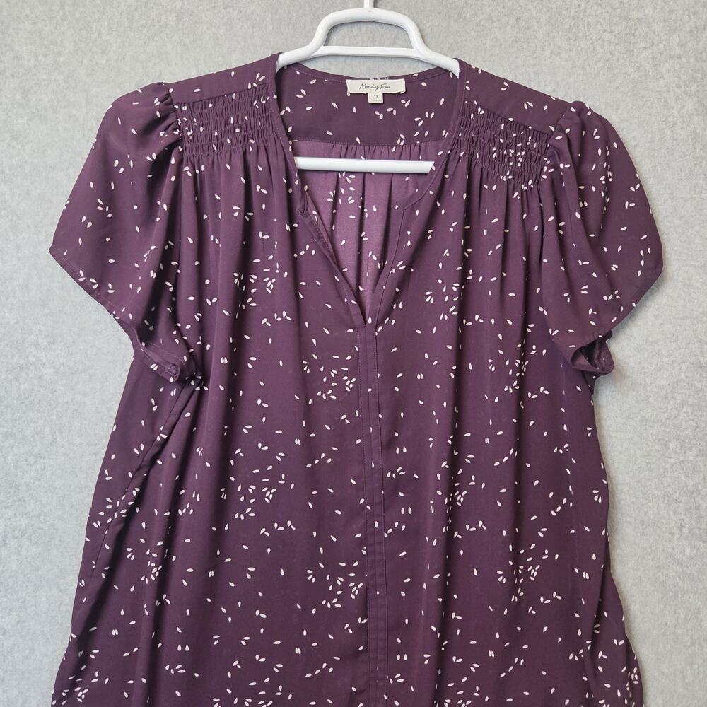 Monday Fun Plum Speckled SS Smocked Shoulders Split Neck Blouse Women's Plus 1X - Picture 2 of 12